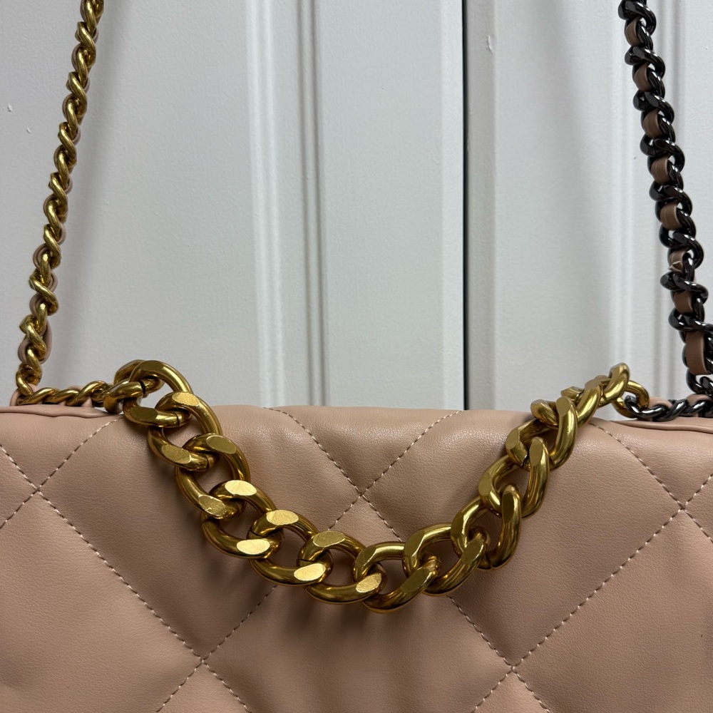Chic Beige Quilted Shoulder Bag - Picture 4 of 6
